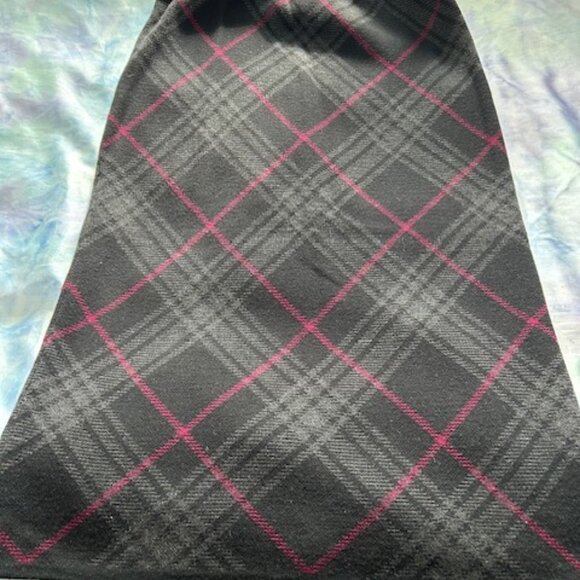 Jones New York Dresses & Skirts - Plaid Skirt w/Rose Top Set